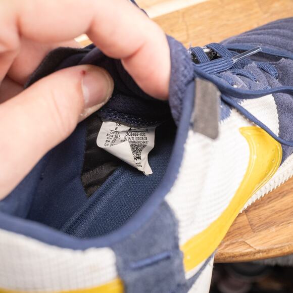 NIKE STREETGATO INDOOR SOCCER MIDNIGHT NAVY VIVID SULFUR DC8466-401 SIZE 6 - Picture 6 of 10